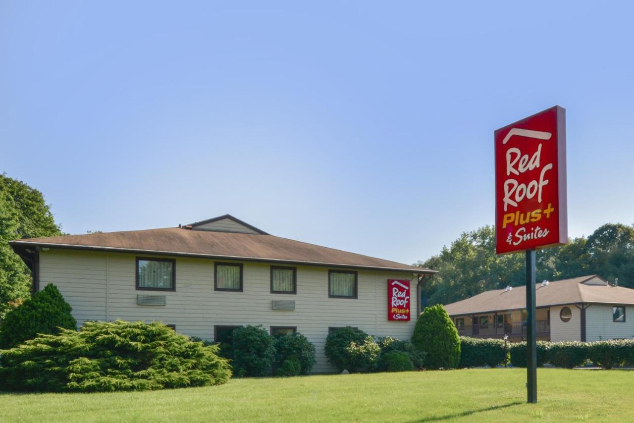 Red Roof Inn Plus+ & Suites Гилфорд Экстерьер фото
